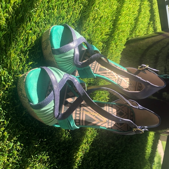 Jessica Simpson Platform Pump, Size 6B - Picture 4 of 6